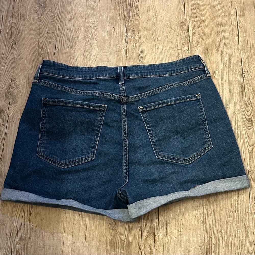 Old Navy Blue Jean Shorts Classic Summer Style - Picture 3 of 3